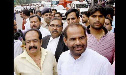 कोरोना वायरस को लेकर BJP नेता बोले - इटली से आए हैं राहुल गांधी, उनकी भी हो जांच कोरोना वायरस को लेकर BJP नेता बोले - इटली से आए हैं राहुल गांधी, उनकी भी हो जांच