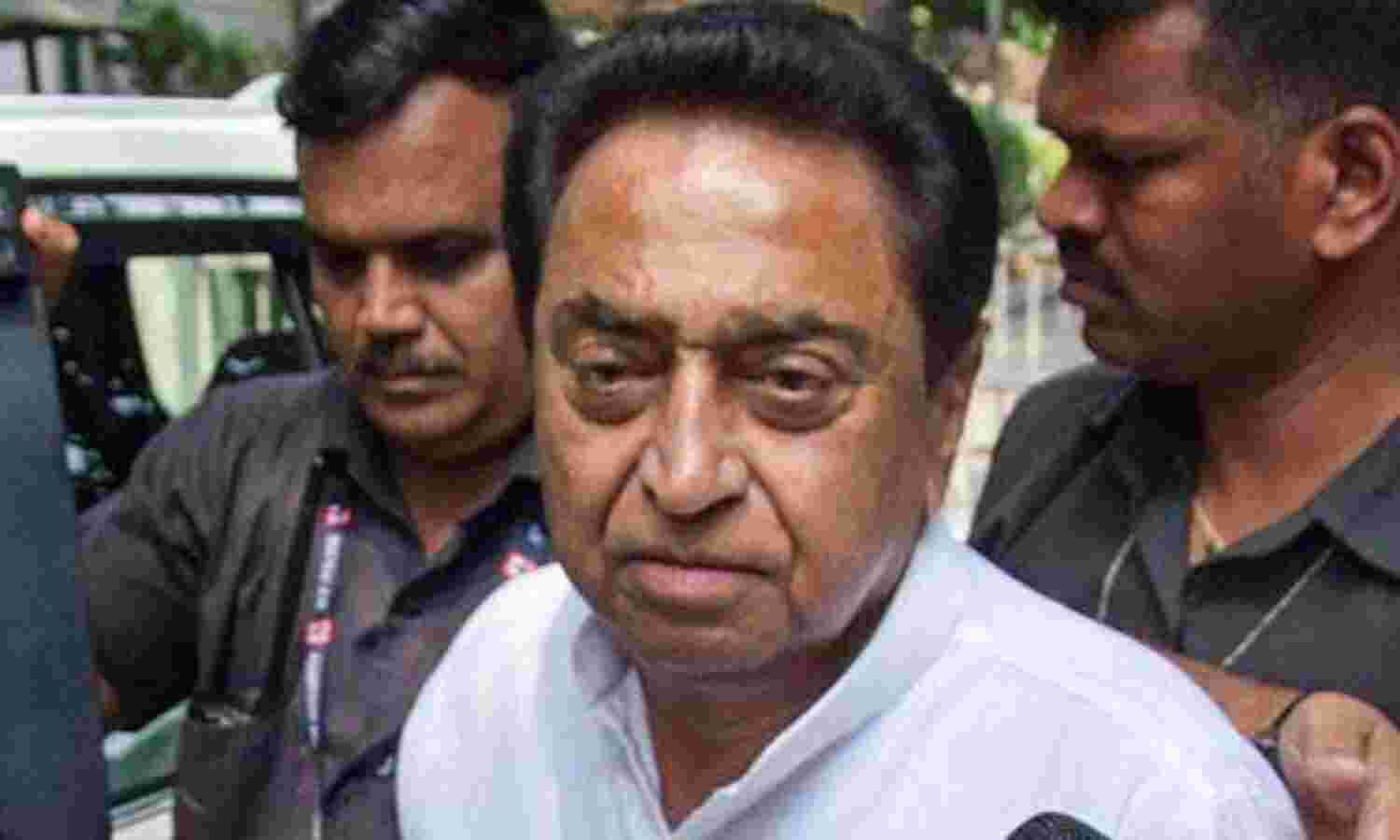 कमलनाथ सरकार के सभी 20 मंत्रियों ने दिए इस्तीफे