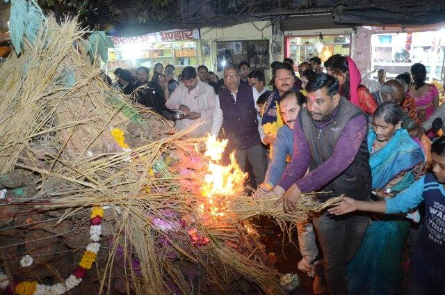 ग्वालियर : शहर ने धूमधाम से मनाया होली का त्यौहार, देखिये तस्वीरें