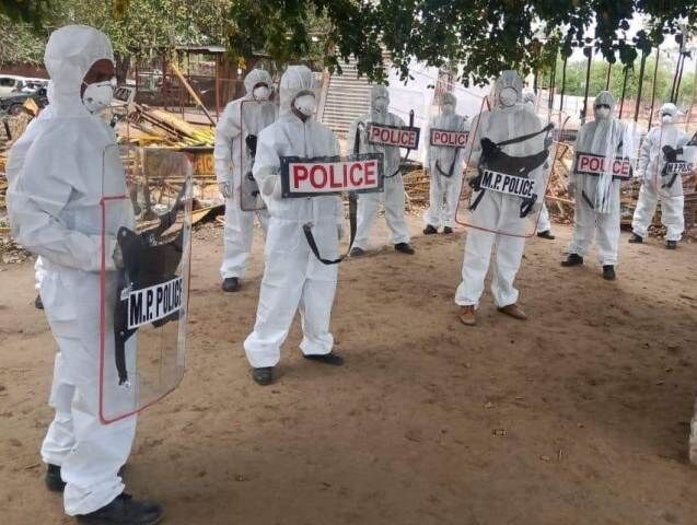 ग्वालियर : जिंदगी से जंग जीतने दिन-रात जुटा प्रशासन, प्रतिदिन खर्च किए 12 लाख ग्वालियर : जिंदगी से जंग जीतने दिन-रात जुटा प्रशासन, प्रतिदिन खर्च किए 12 लाख