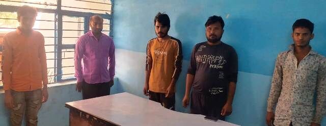 नन्द गांव पुलिस ने 5 लोगों को गिरफ्तार किया