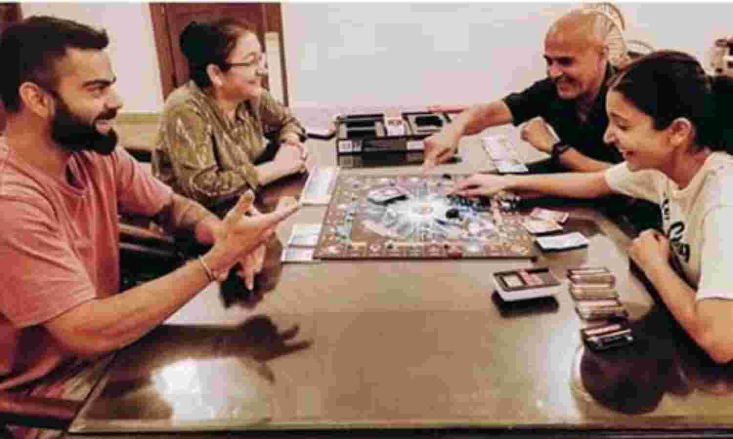 अनुष्का शर्मा ने शेयर की परिवार के साथ दिल को छू लेने वाली तस्वीर