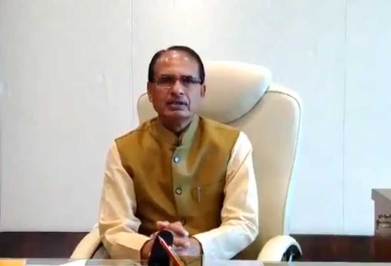 पैदल वापसी कर रहे श्रमिकों के लिए सरकार चलाएगी बस