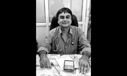 कोरोना कहर : इंदौर में संक्रमण से डॉक्टर की गई जान, एक दिन में 40 नए मामले कोरोना कहर : इंदौर में संक्रमण से डॉक्टर की गई जान, एक दिन में 40 नए मामले