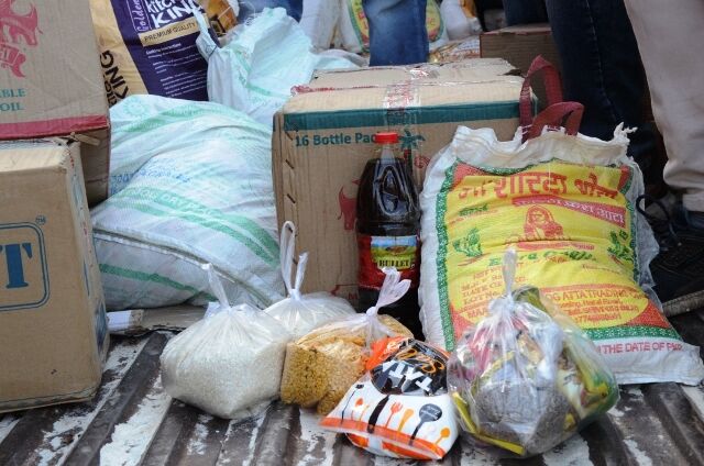 लॉकडाउन : ग्वालियर में शुरू हुई डोर टू डोर चलित सुपर मार्केट लॉकडाउन : ग्वालियर में शुरू हुई डोर टू डोर चलित सुपर मार्केट