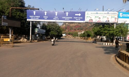 संपूर्ण लॉकडाउन से बाजारों में सन्नाटा, आज भी रहेगा बंद