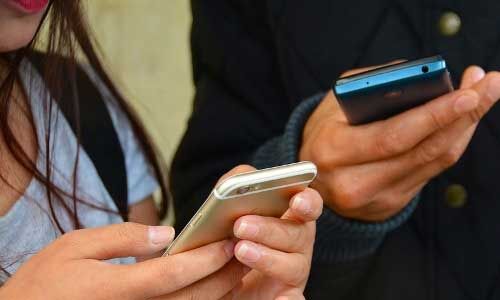 लॉक डाउन में दूरसंचार कंपनियों ने इनकमिंग कॉल की सुविधा बढ़ाई लॉक डाउन में दूरसंचार कंपनियों ने इनकमिंग कॉल की सुविधा बढ़ाई