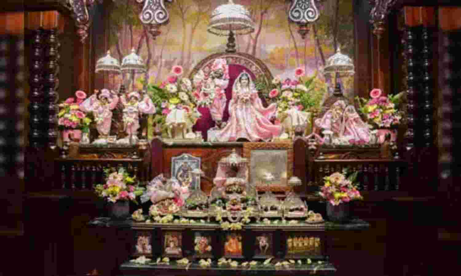 सोशल मीडिया के माध्यम से बॉलीवुड सेलेब्स ने फैन्स को दी कृष्ण जन्माष्टमी की बधाई