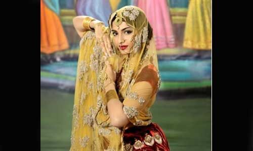 नए पोज में नजर आईं सोनम कपूर,इंस्टाग्राम पर तस्वीर शेयर कर लिखा-प्यार किया तो डरना क्या