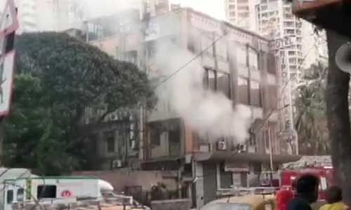मुंबई के होटल में आग लगने से मची अफरा तफरी, कोरोना मरीजों के लिए बनाया गया था क्वारंटाइन सेंटर
