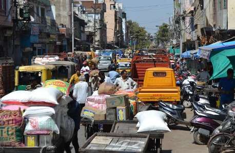 ग्वालियर : चार घण्टे के लिए खुली 270 थोक किराना दुकानें, 7 करोड़ का हुआ कारोबार ग्वालियर : चार घण्टे के लिए खुली 270 थोक किराना दुकानें, 7 करोड़ का हुआ कारोबार