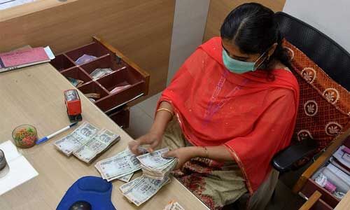 अब बैंकों में छह महीने तक नहीं होगी हड़ताल, यूनियन भी सरकार के साथ