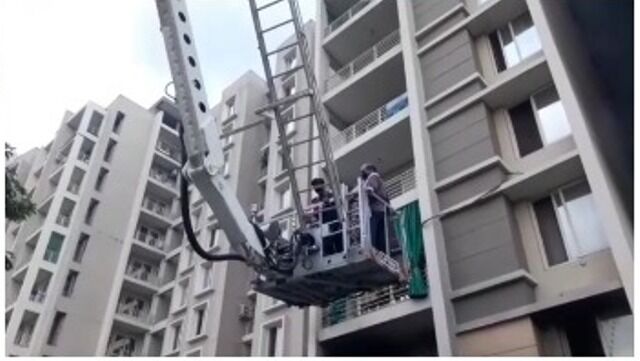 ग्वालियर: एमके सिटी में आग, रेस्क्यू कर निकाले गए लोग