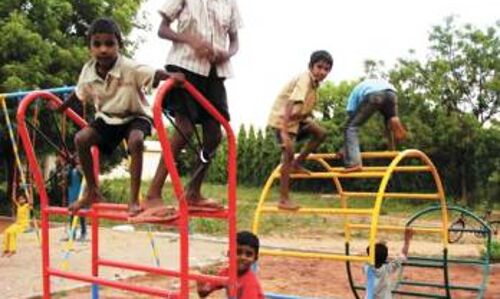 स्कूलो में 1 मई से 7 जून तक ग्रीष्मकालीन अवकाश