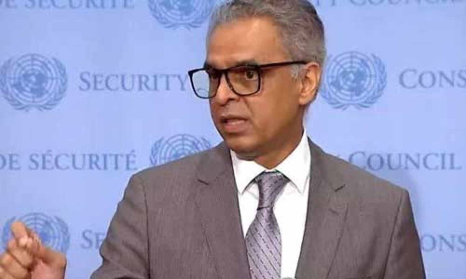 यूएन चीफ से रिटायर हुए सैयद अकबरुद्दीन, गुटेरेस से किया आखिरी बार नमस्ते यूएन चीफ से रिटायर हुए सैयद अकबरुद्दीन, गुटेरेस से किया आखिरी बार नमस्ते