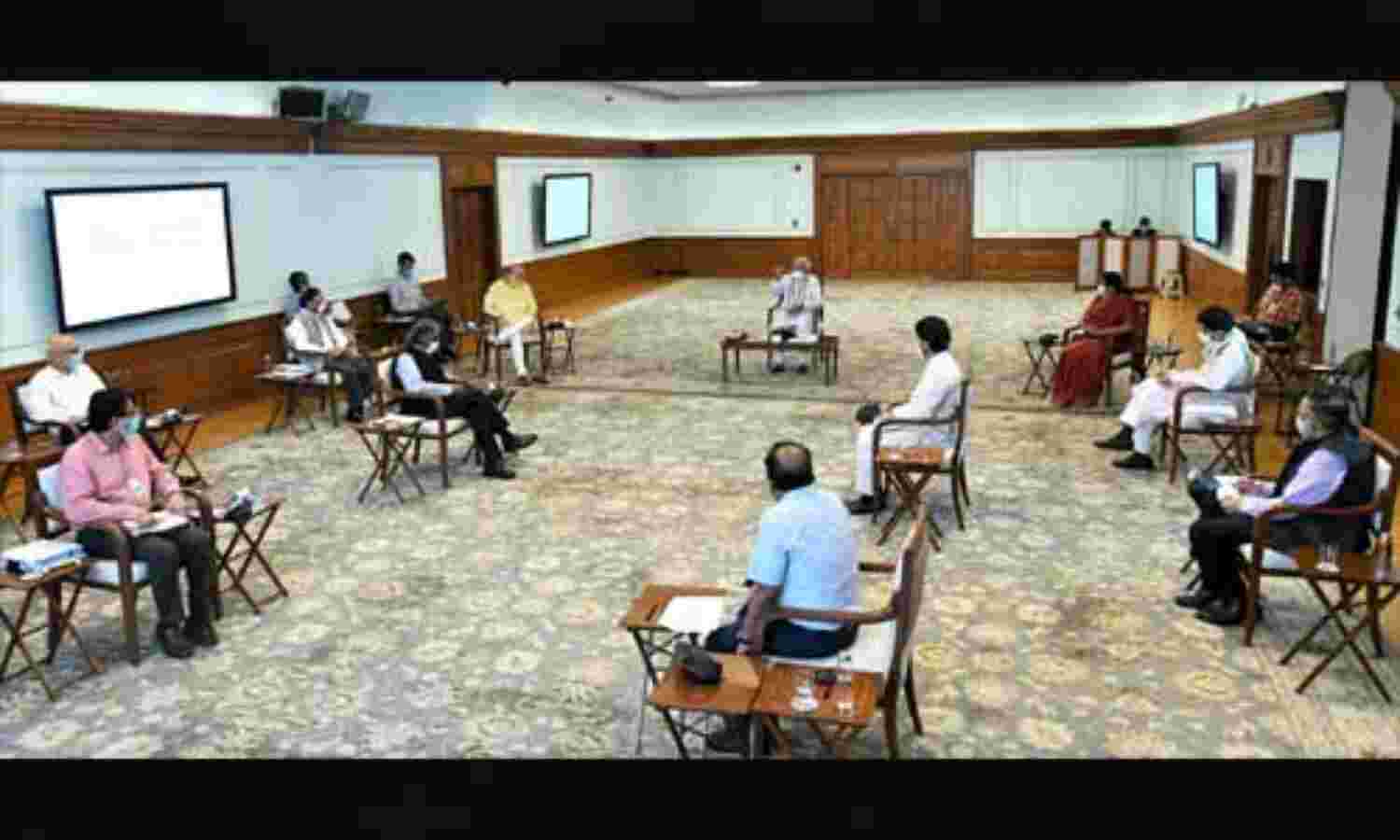 देश की अर्थव्‍यवस्‍था में तेजी लाने के लिए निवेशकोंं का रखें विशेष ध्‍यान : PM मोदी