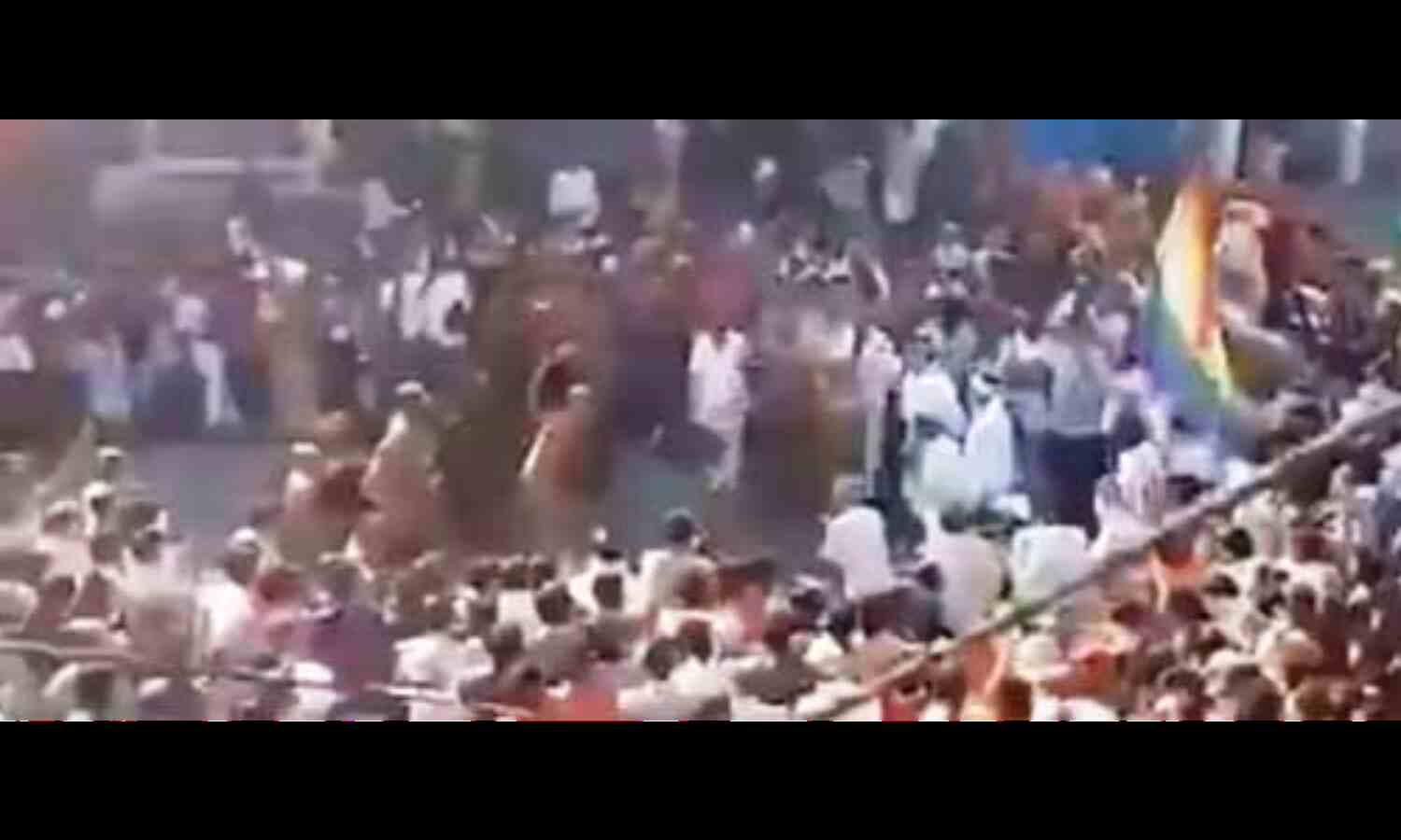 सागर : जैन संत प्रमाणसागर के स्वागत के लिए उमड़ा जन सैलाब, नहीं है कोरोना का डर सागर : जैन संत प्रमाणसागर के स्वागत के लिए उमड़ा जन सैलाब, नहीं है कोरोना का डर