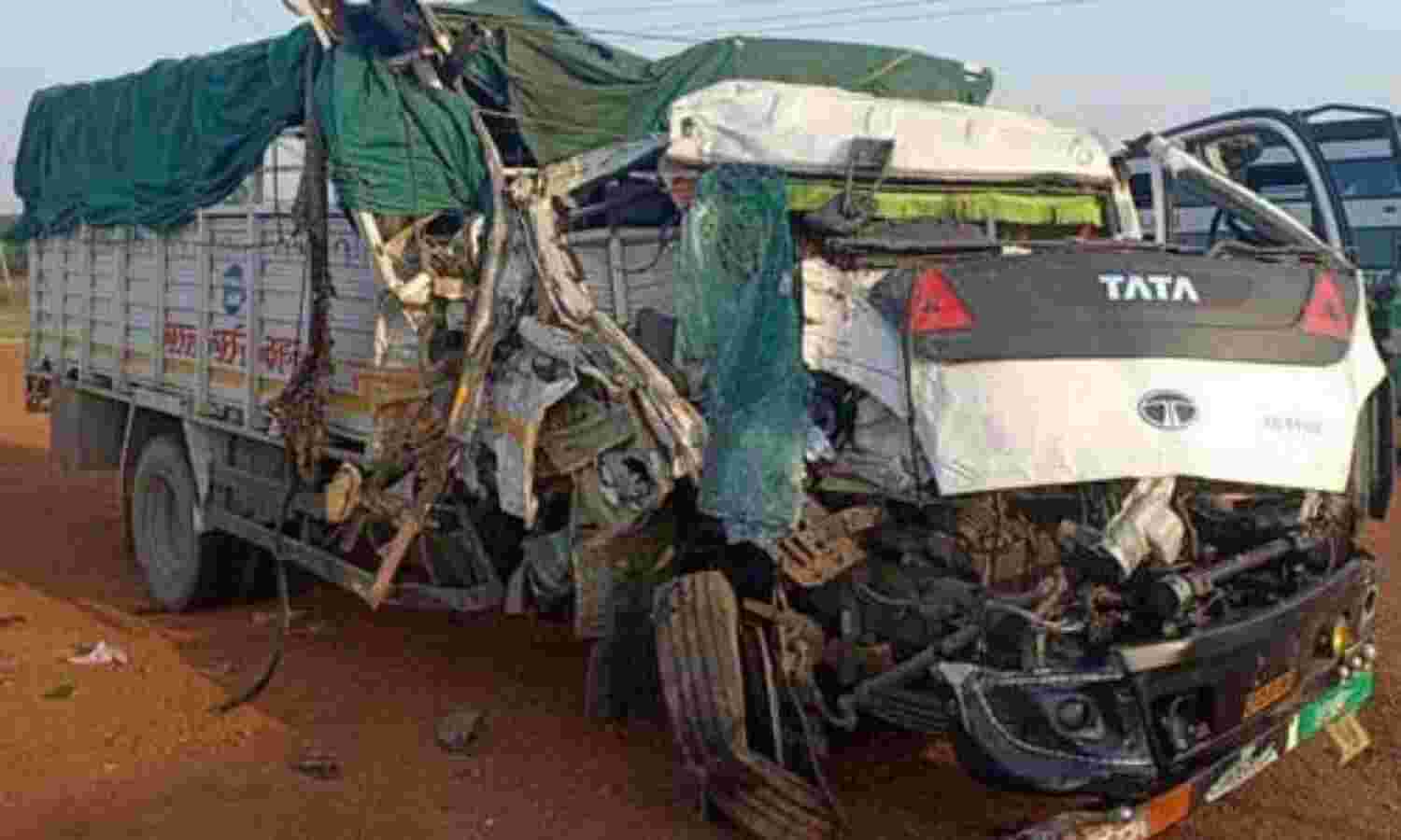 गुना में भीषण सड़क हादसे में 8 मजदूरों की मौत, करीब 50 घायल