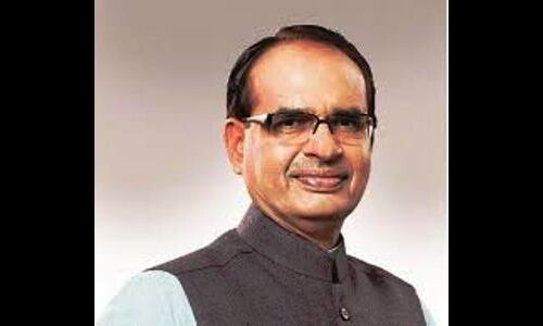 सीएम चौहान ने पूर्व मुख्यमंत्रियों से की चर्चा, मिले सुझाव