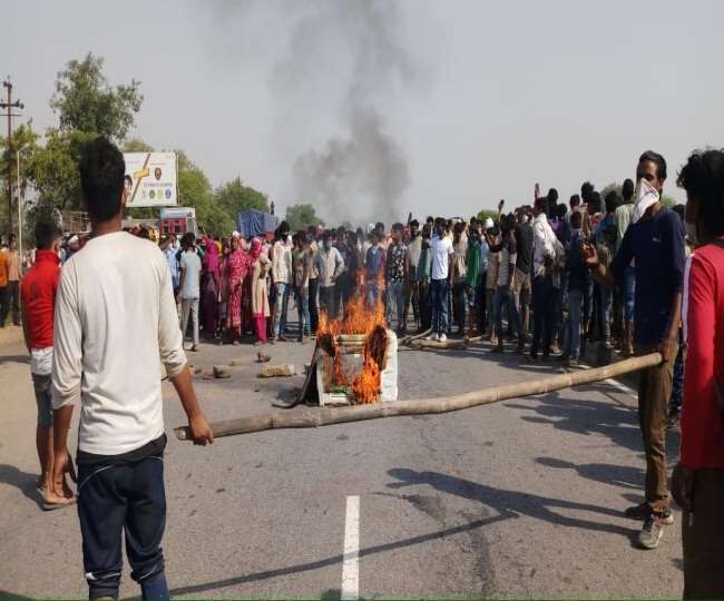 मथुरा: मजदूरों ने आगरा- दिल्ली हाईवे जाम किया