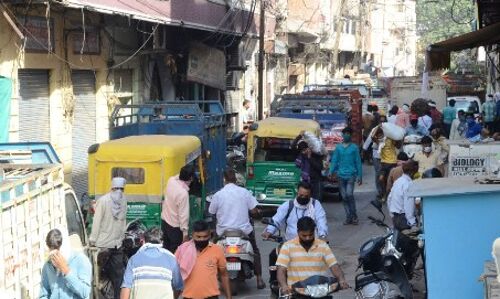 ग्वालियर : संकरी गलियों में ज्वलनशील पदार्थों की बिक्री, घरों के नीचे चल रहे गोदाम