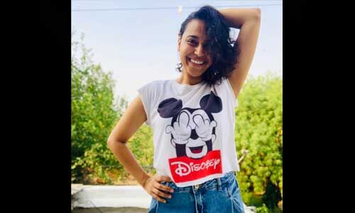 स्वरा की मां के कंधे में हुआ फ्रैक्चर, सड़क के रास्ते मुंबई से पहुंची दिल्ली