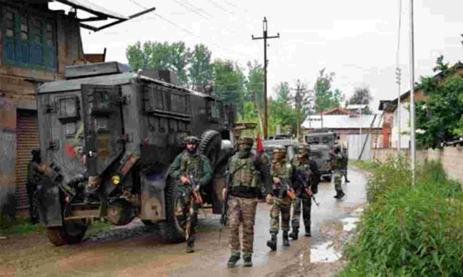 J&K : कुलगाम में सुरक्षाबलों ने लश्कर के टॉप आतंकवादी सहित दो को किया ढेर