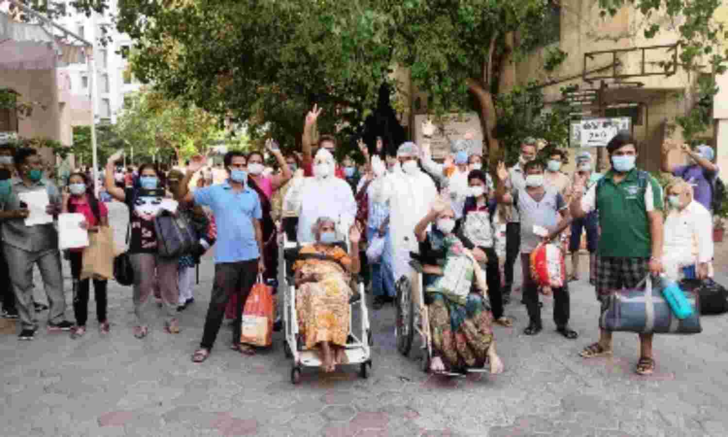 इंदौर में 100 मरीज कोरोना को हरा घर लौटे, 1500 से अधिक हुए स्वस्थ