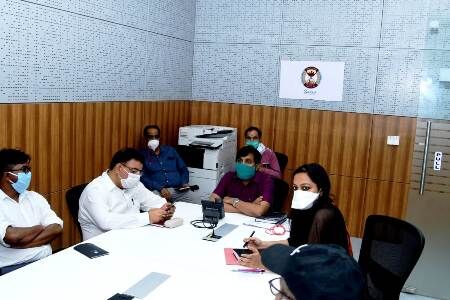 स्मार्ट सिटी परियोजनाओं का लाभ शहरवासियों को मिले : कलेक्टर कौशलेन्द्र विक्रम सिंह