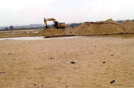 ग्वालियर में रेत माफियाओं पर लगाम कंसने जांच दल गठित