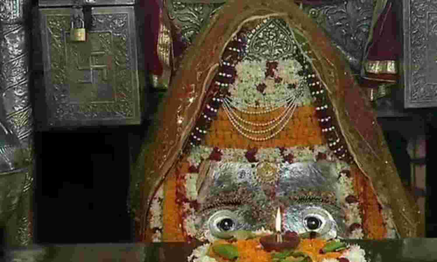 अब मंदिर में भगवान के दर्शन करने के समय रखें इन बातों का ध्यान