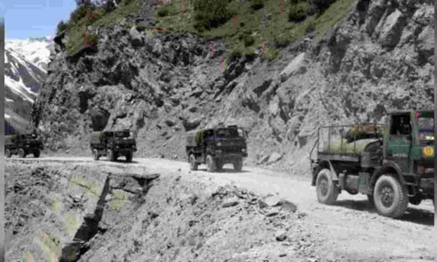 एलएसी पर मंडरा रहे लड़ाकू विमान, भारत तैयार