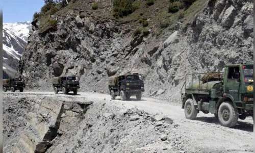 एलएसी पर मंडरा रहे लड़ाकू विमान, भारत तैयार