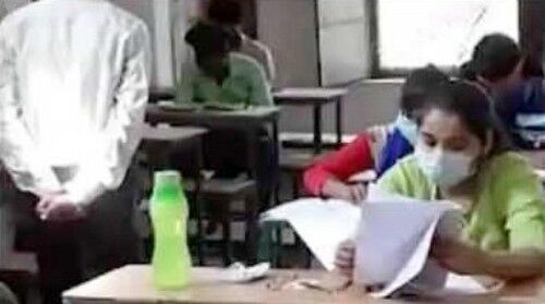 सख्त सुरक्षा के बीच शुरू हुई 12वीं की परीक्षा, जिनका तापमान बढ़ा उन्हें अलग बैठाया गया