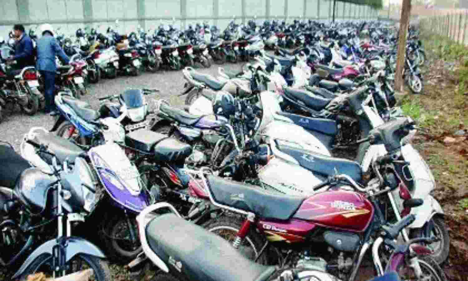 ग्वालियर में  ठेकेदार को नहीं मिल रहा पार्किंग शुल्क, 30 लाख का घाटा