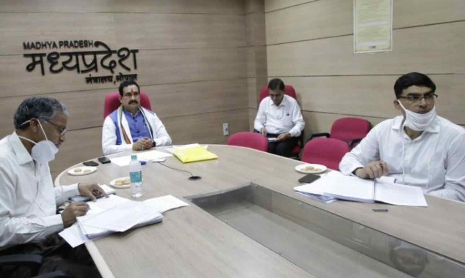 गृह मंत्री मिश्रा ने जीएसटी काउन्सिल की कांफ्रेंसिंग में केंद्रीय मंत्री से की चर्चा गृह मंत्री मिश्रा ने जीएसटी काउन्सिल की कांफ्रेंसिंग में केंद्रीय मंत्री से की चर्चा