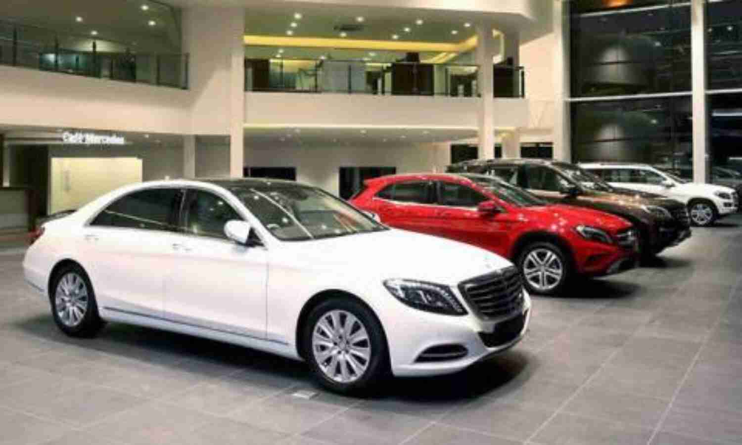 उप्र में मर्सिडीज का शोरूम बंद, कर्मचारियों को नौकरी से निकाला