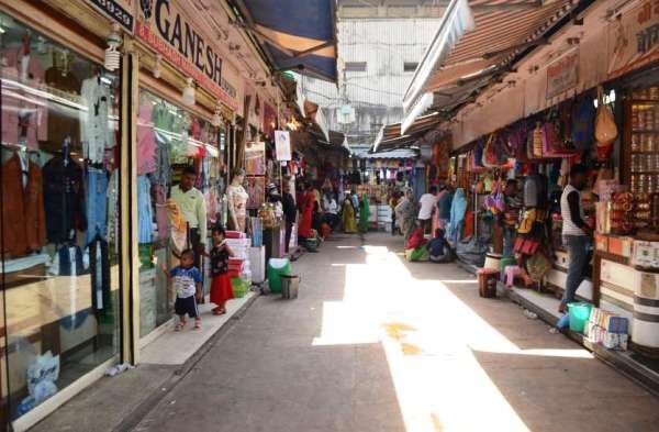 अब से दुकानों एवं बैंकों में प्रवेश से पहले कैमरे में कैद होगा चेहरा