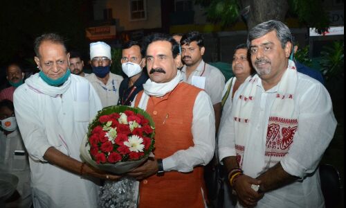 दिखाइए कौन कर रहा है भाजपा अध्यक्ष का विरोध !