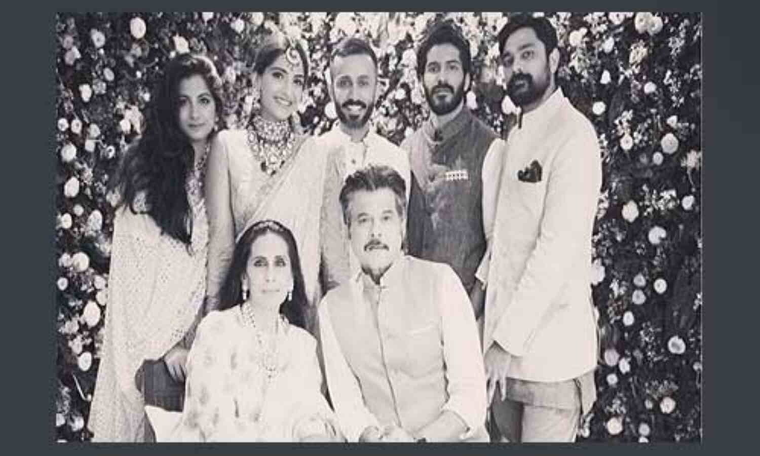 सोनम कपूर ने शेयर की परफेक्ट फैमिली फोटो, लिखा मदर टेरेसा का एक कोट