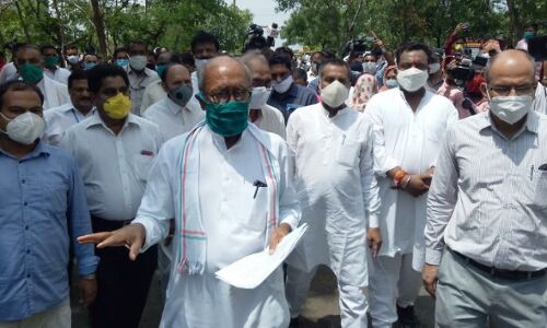 मुख्यमंत्री शिवराजसिंह पर FIR कराने दिग्विजय पहुंचे थाने