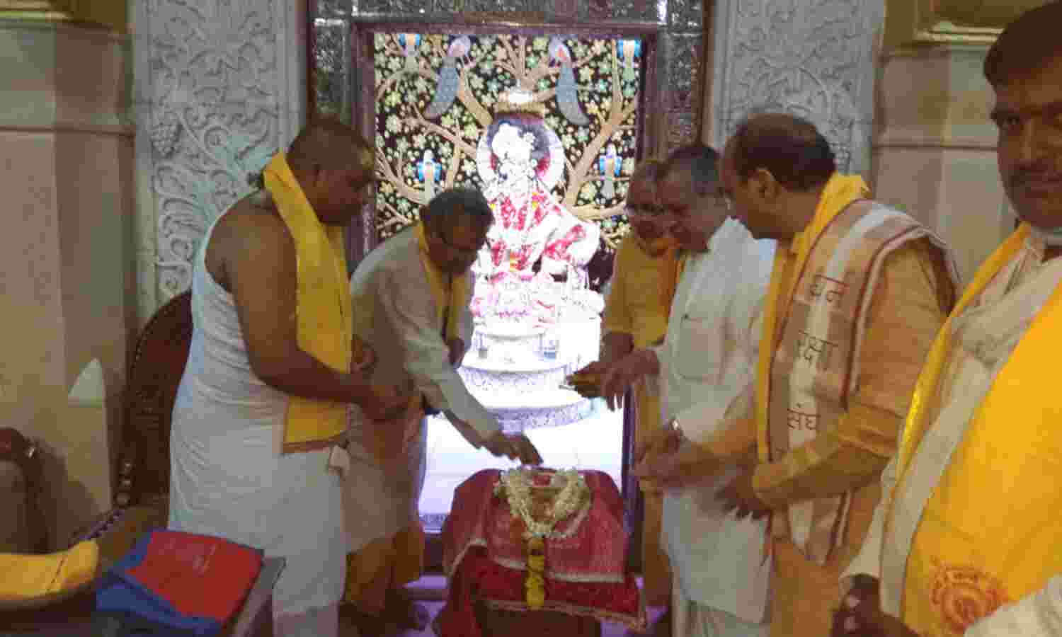 अयोध्या में प्रभु श्रीराम के भव्य मंदिर की नींव में लगेगी ब्रज की रज अयोध्या में प्रभु श्रीराम के भव्य मंदिर की नींव में लगेगी ब्रज की रज