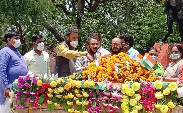 श्रद्धांजलि की आड़ में कांग्रेस ने की राजनीति