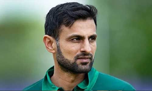 पीसीबी ने शोएब मलिक को देर से इंग्लैंड दौरे पर जाने की दी अनुमति