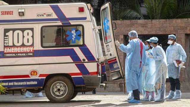 निजी अस्पताल से कोरोना संक्रमितों को भेजा जा रहा शासकीय अस्पताल