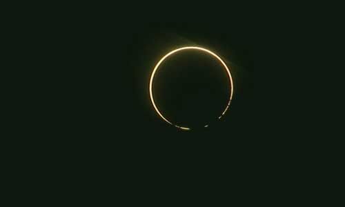 #SolarEclipse2020 : ग्रहण के समय आसमान में चाँद जैसा दिखा सूर्य