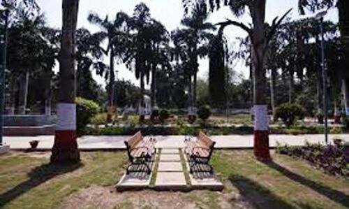 नहीं खुले उद्यान, बाहर से लौटे लोग, आज खुल सकते हैं