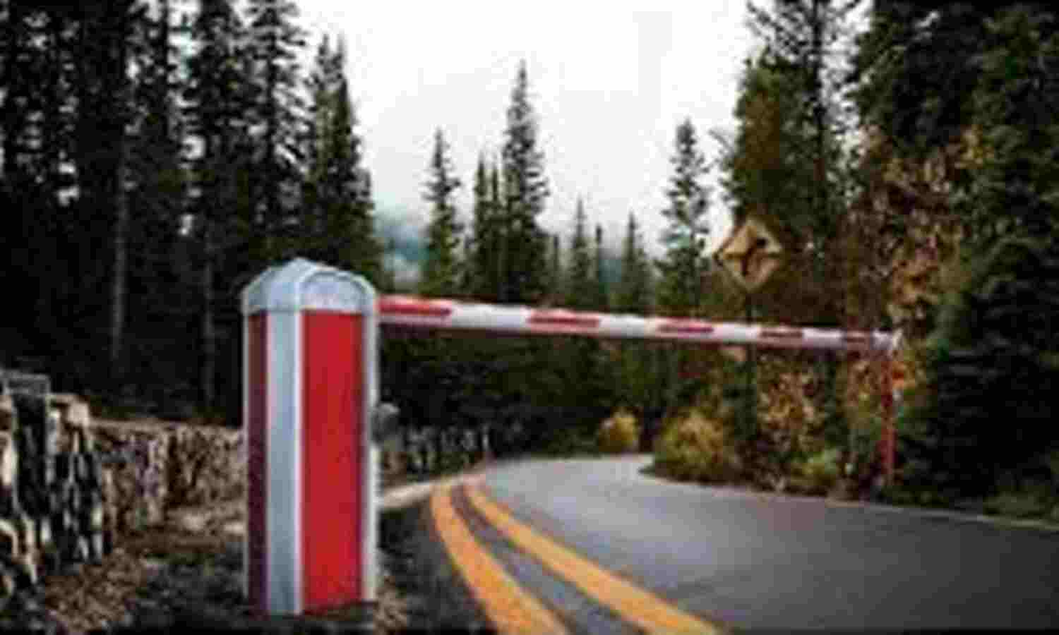 कोरोना फैला रहे हैं आरटीओ बैरियर