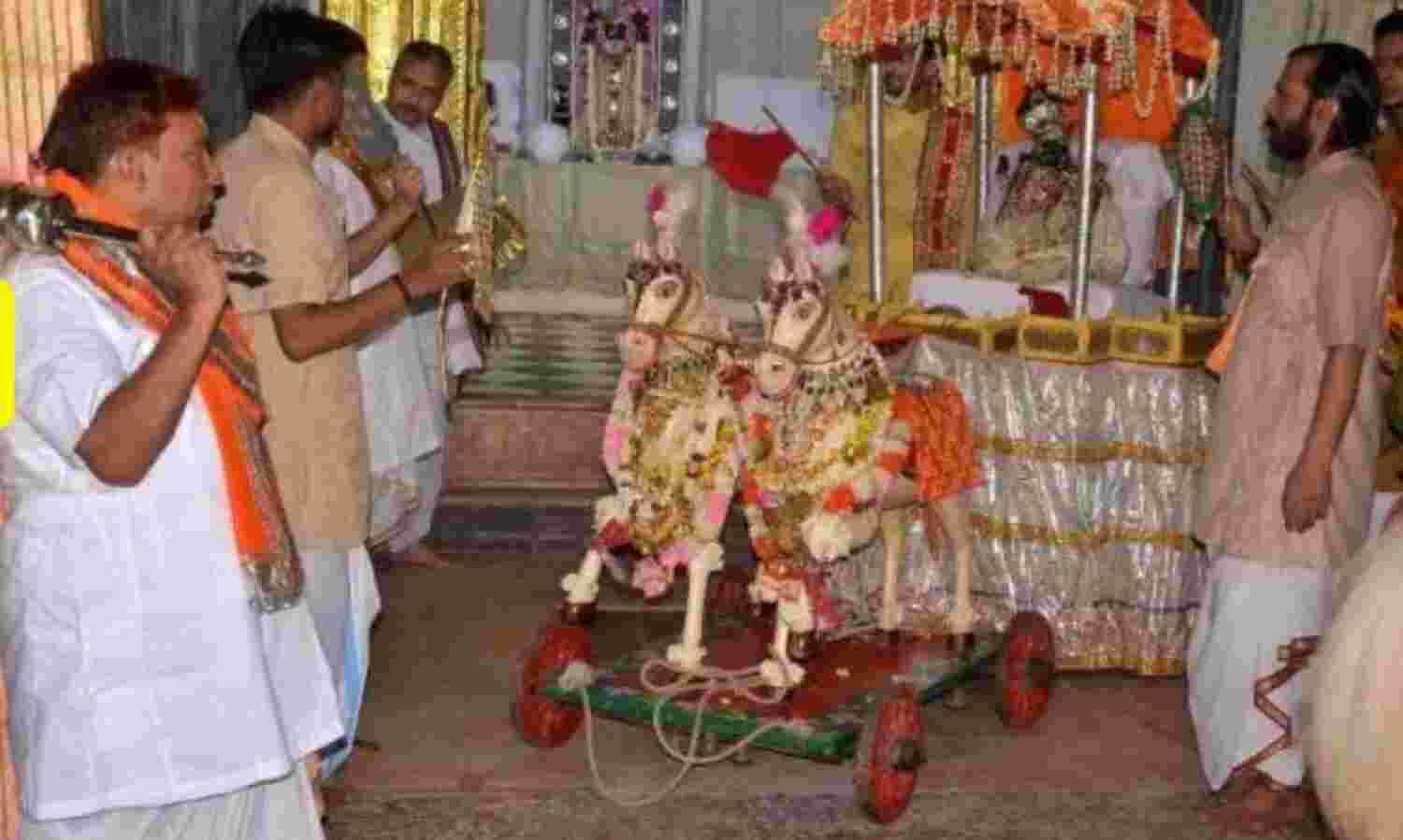 पुष्टिमार्गीय द्वारिकाधीश मंदिर में मनाया रथयात्रा महोत्सव, ये है मान्यता