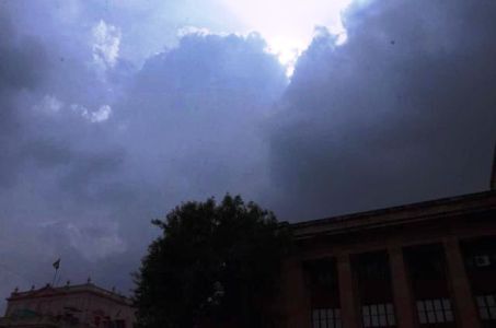 तीन दिन से मुंह चिढ़ाकर निकल रहे बादल